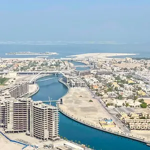 Bnbme - Waterfront Expansive Apt With Maid's Room, Poolside Cafe شقة دبي